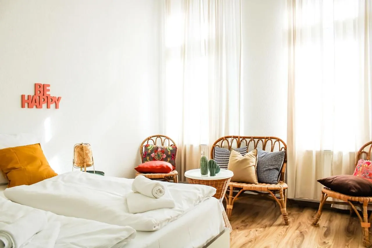 Bright 2 Bedroom Apartment In Convinient Location Berlin