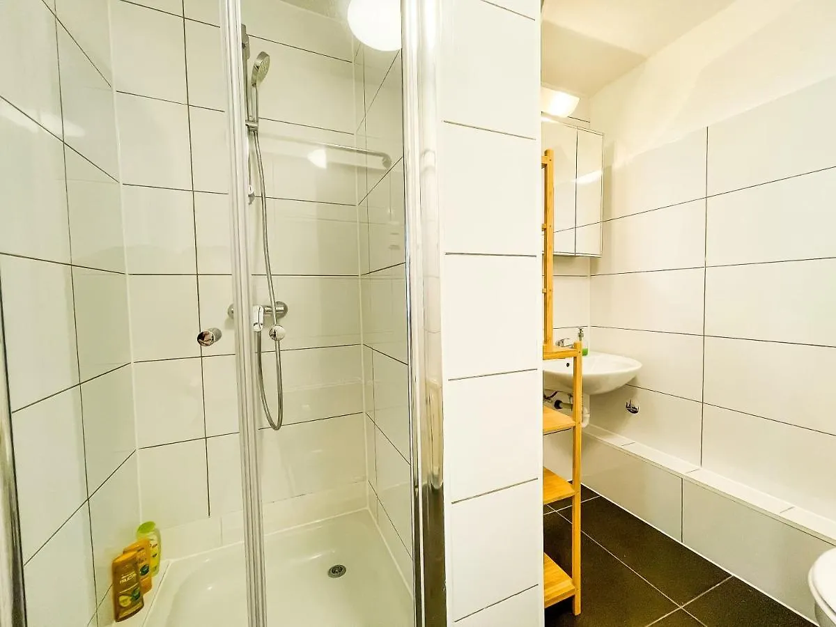 Bright 2 Bedroom Apartment In Convinient Location Berlin