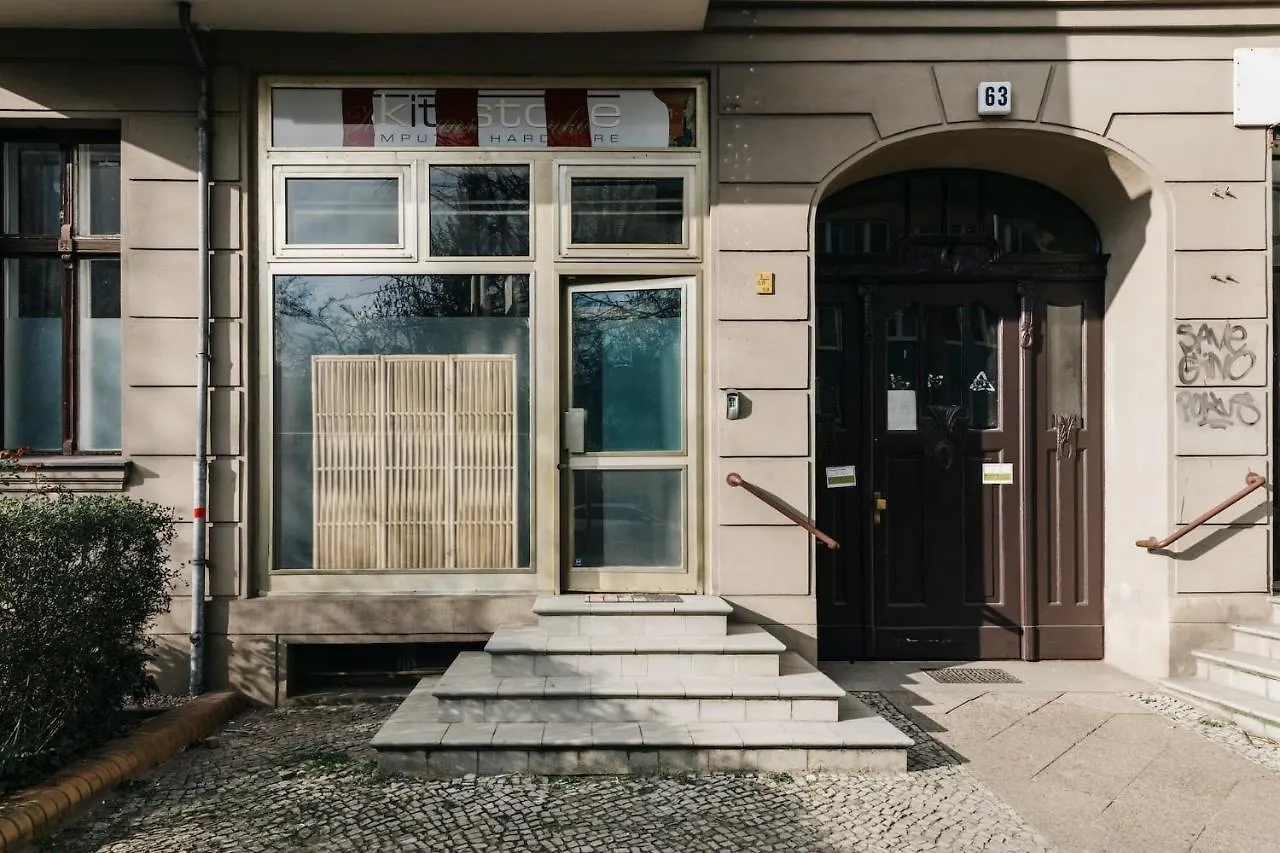 Bright 2 Bedroom Apartment In Convinient Location Berlin 0*,  Deutschland